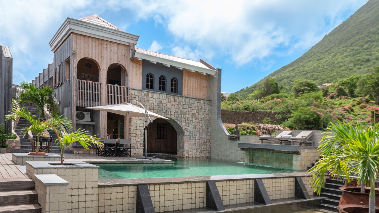 Whale Tails Island Suites & Villas